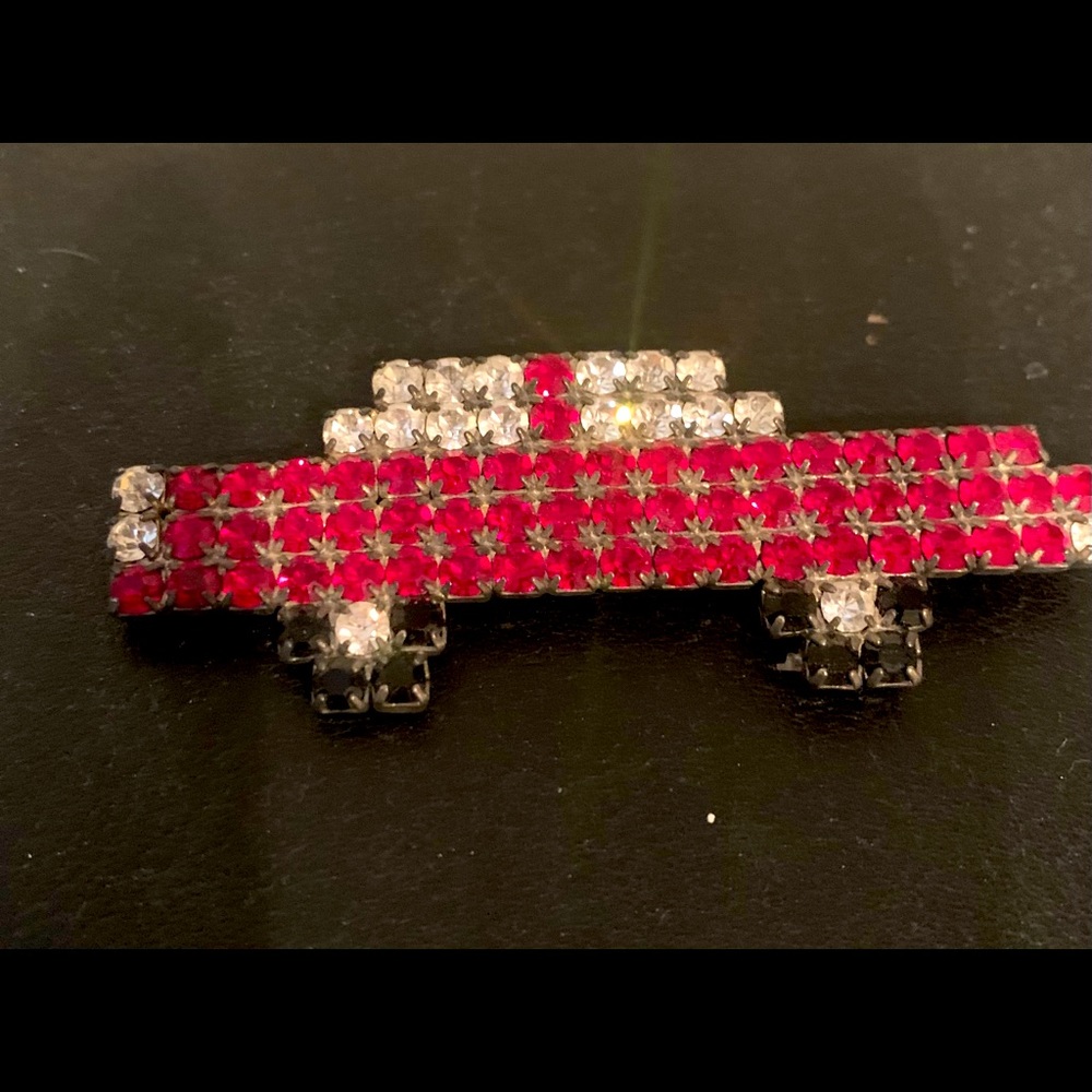 80s Vintage car 🚘 rhinestone 💎 pin